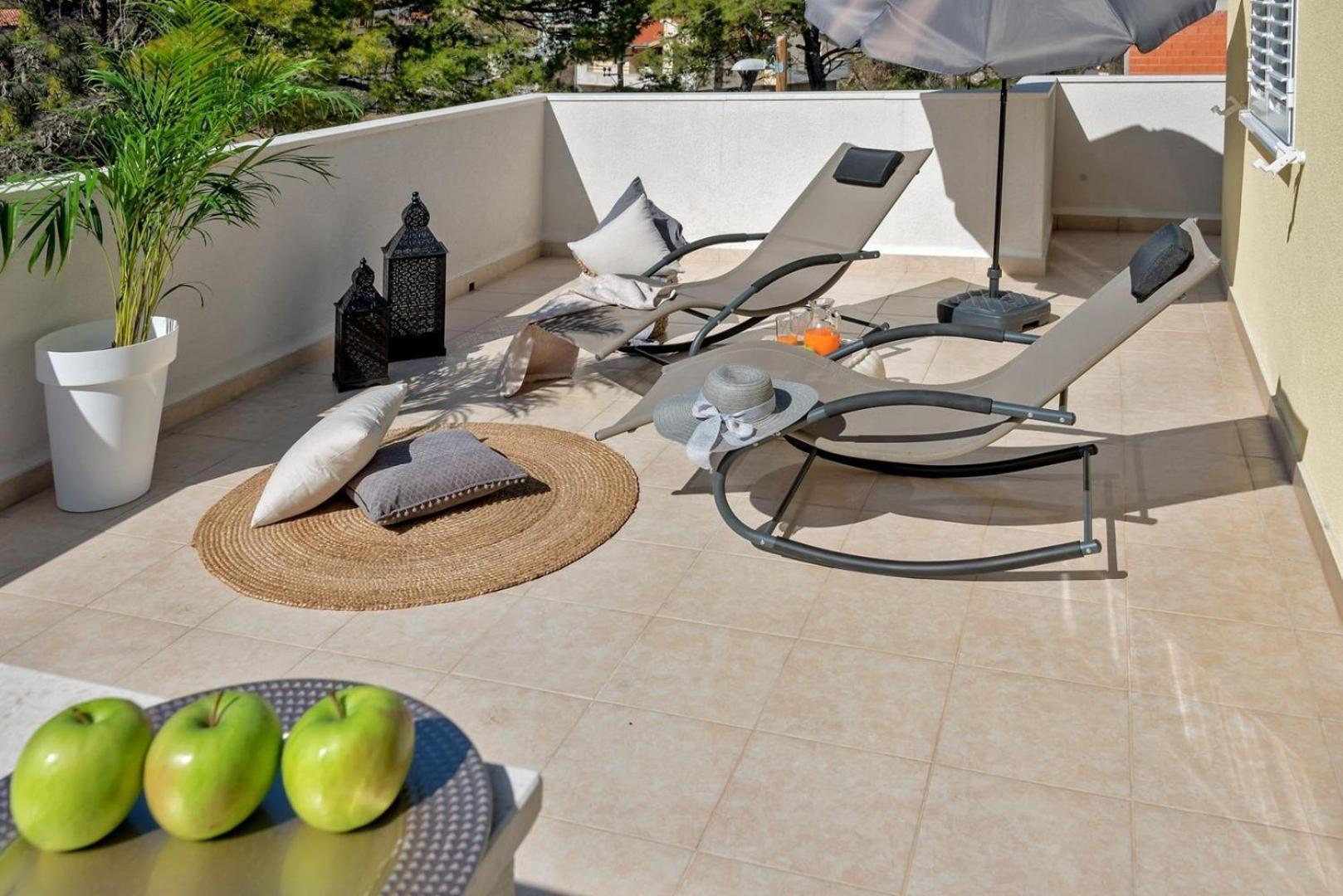 Luxury Villa Lelu With Heated Saltwater Pool, Parking, High Speed Internet, Bbq, Zrnovnica Экстерьер фото